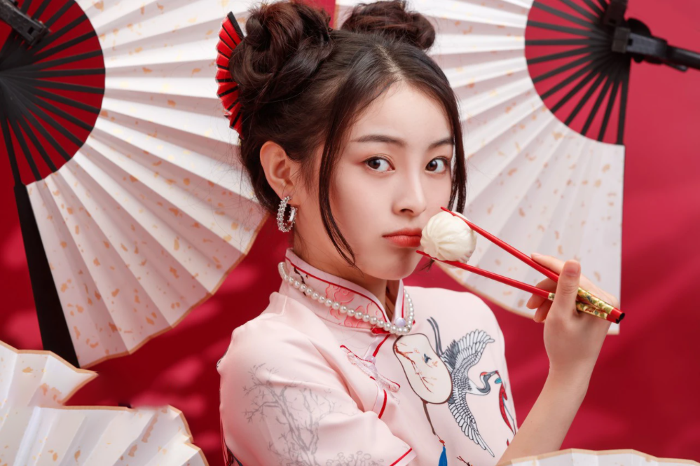 与美食拍照姿势