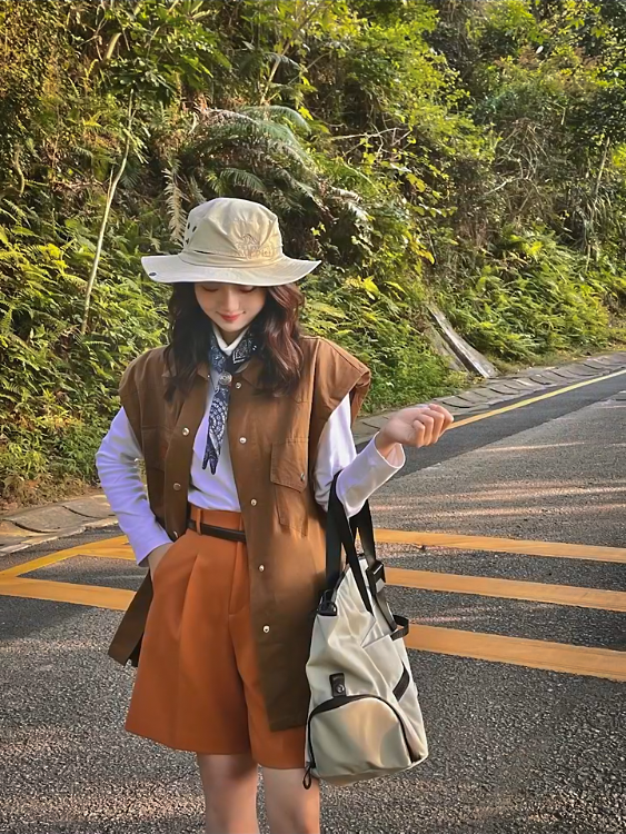 盘山公路拍照姿势