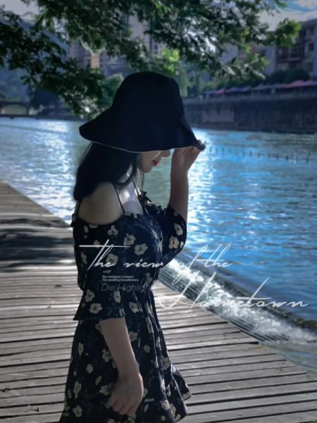 人物放左边两格